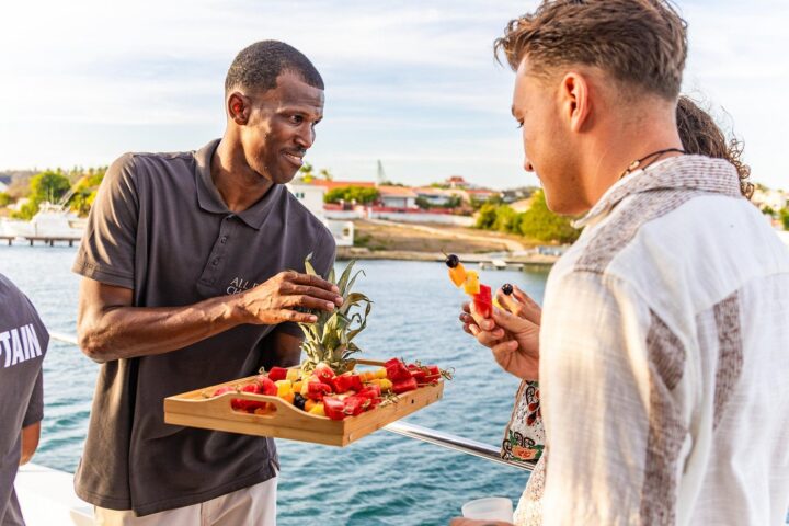 Sunset Cruise Party – All-Inclusive Experience