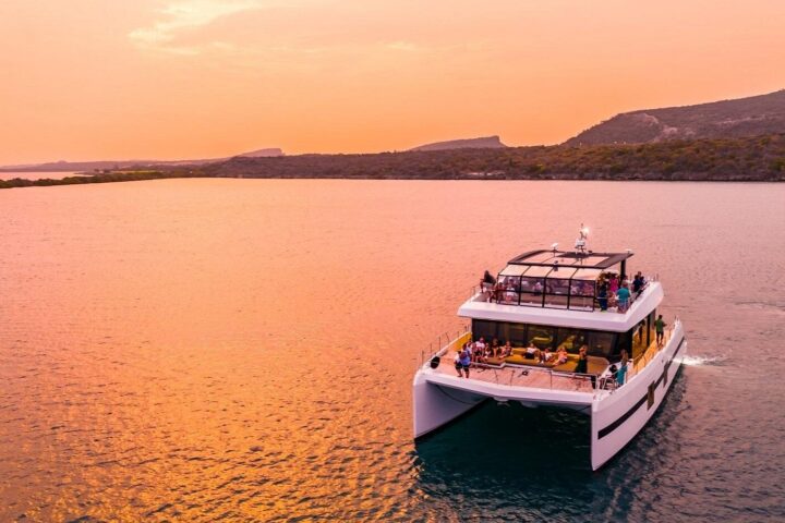 Sunset Cruise Party – All-Inclusive Experience